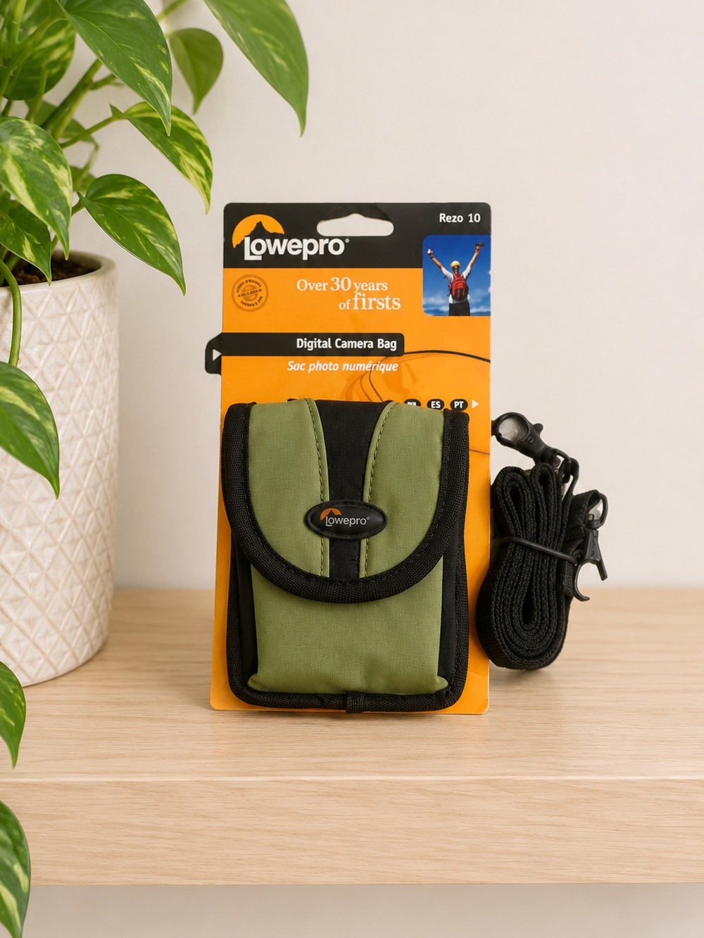 Lowepro Small Green Digital Camera‎ Bag Case NWT Strap Compact Travel Hiking